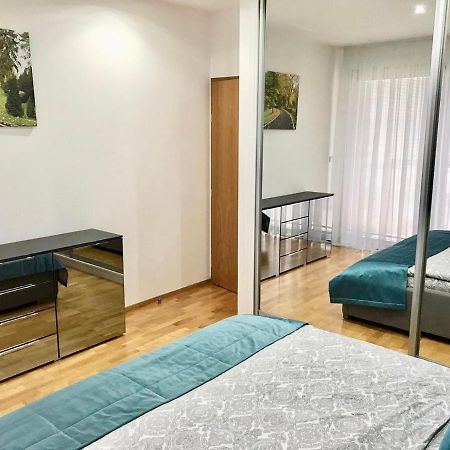Apartment Korunni Dvur, 2 Free Parkings Praha Exteriér fotografie
