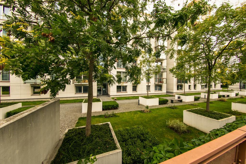 Apartment Korunni Dvur, 2 Free Parkings Praha Exteriér fotografie