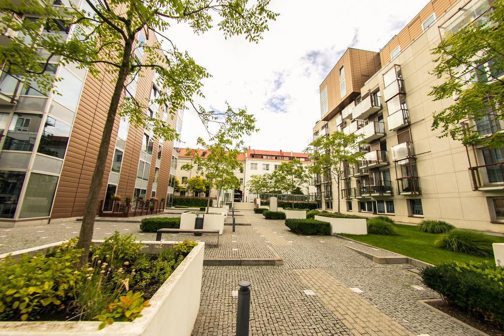 Apartment Korunni Dvur, 2 Free Parkings Praha Exteriér fotografie