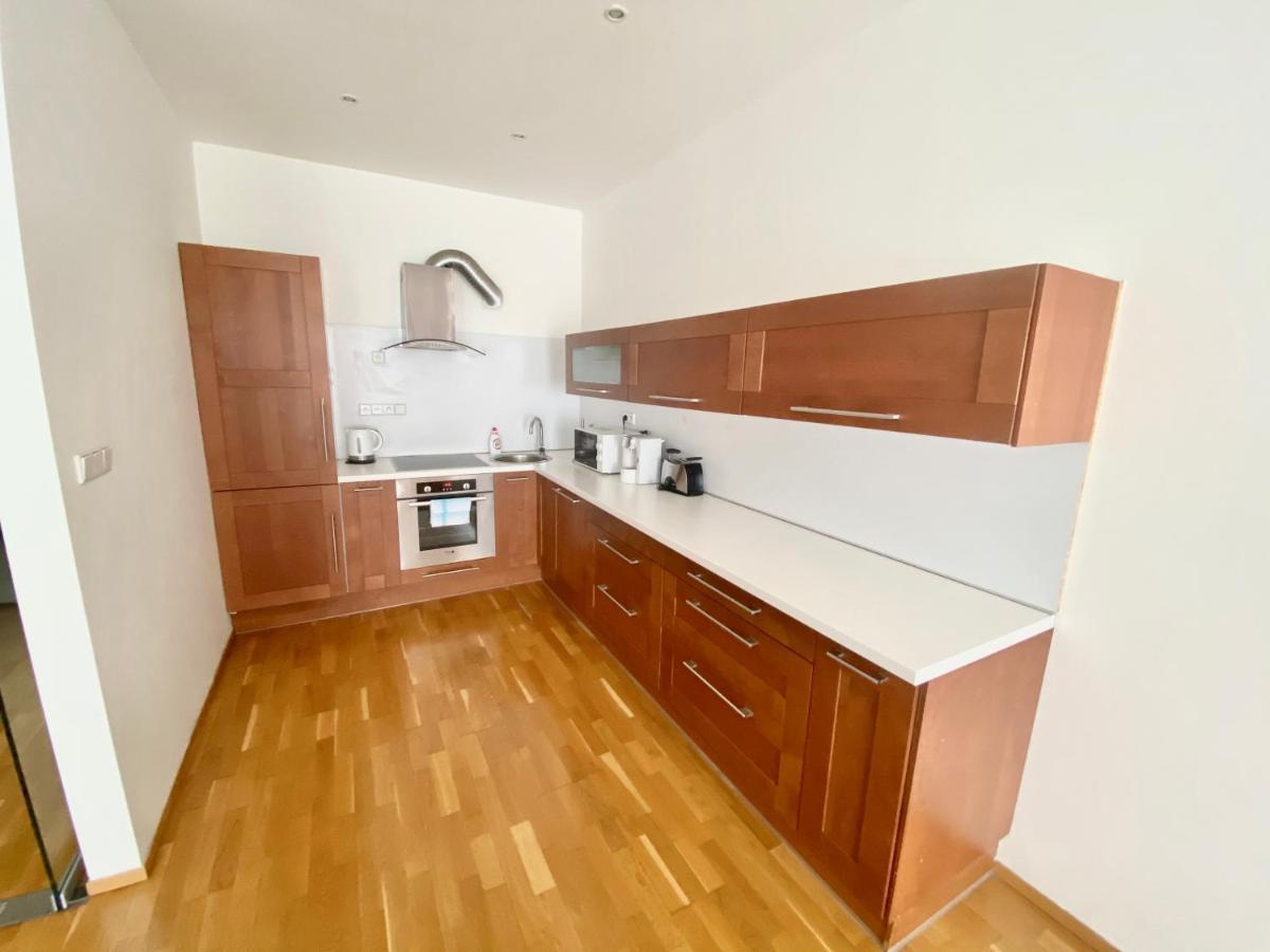 Apartment Korunni Dvur, 2 Free Parkings Praha Exteriér fotografie