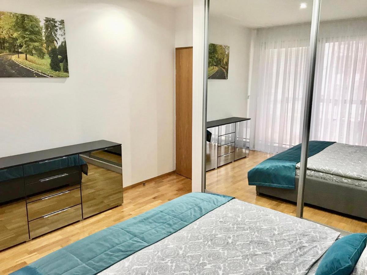 Apartment Korunni Dvur, 2 Free Parkings Praha Exteriér fotografie