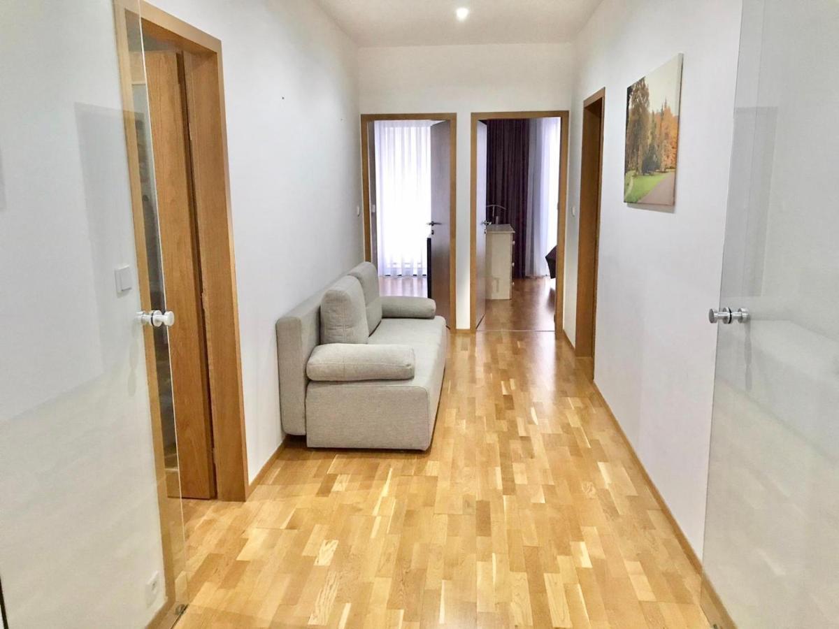 Apartment Korunni Dvur, 2 Free Parkings Praha Exteriér fotografie