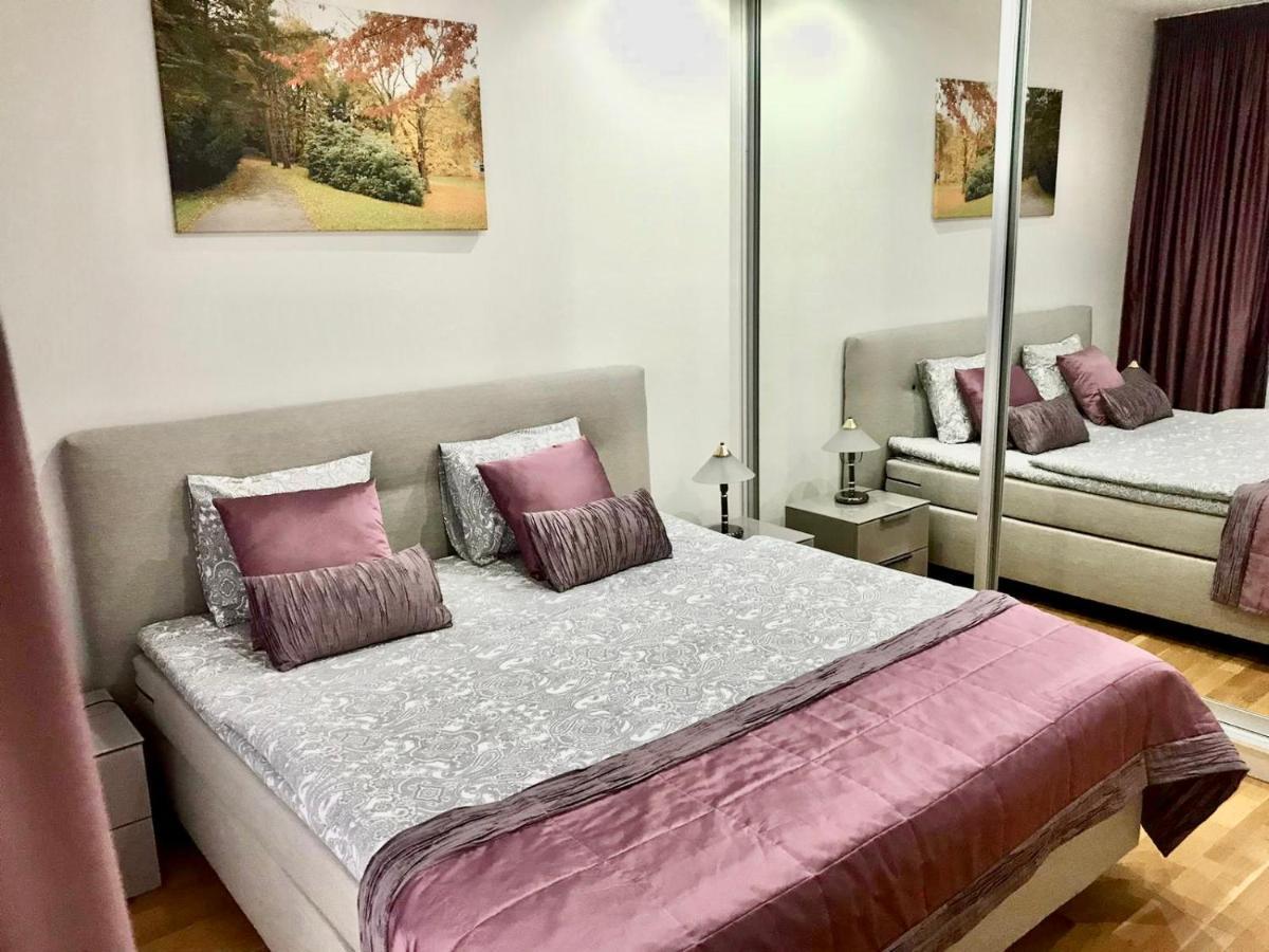 Apartment Korunni Dvur, 2 Free Parkings Praha Exteriér fotografie