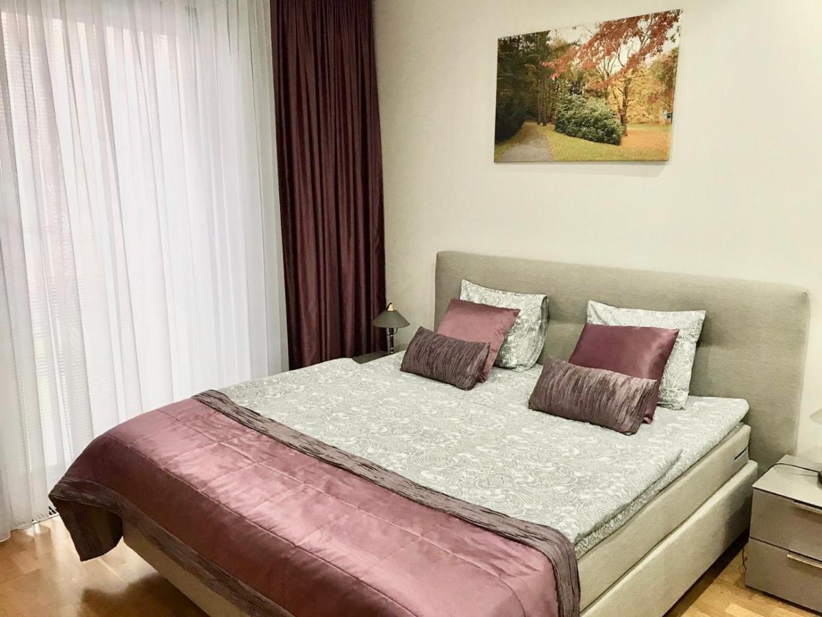 Apartment Korunni Dvur, 2 Free Parkings Praha Exteriér fotografie